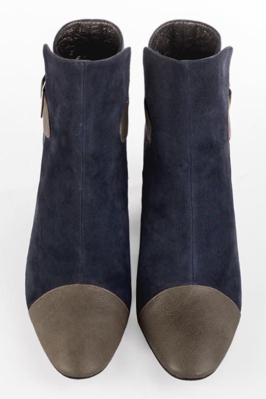 Women's taupe brown and navy blue elegant ankle boots, with buckles at the back. Round toe. Medium block heels - Top view
